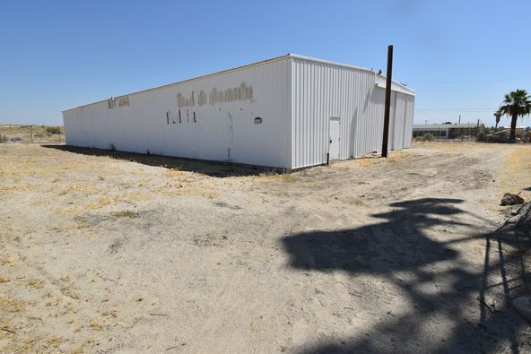 DESERT SHORES COMMERCIAL BUILDING: 3844 Scott Dr, Thermal, CA 92274